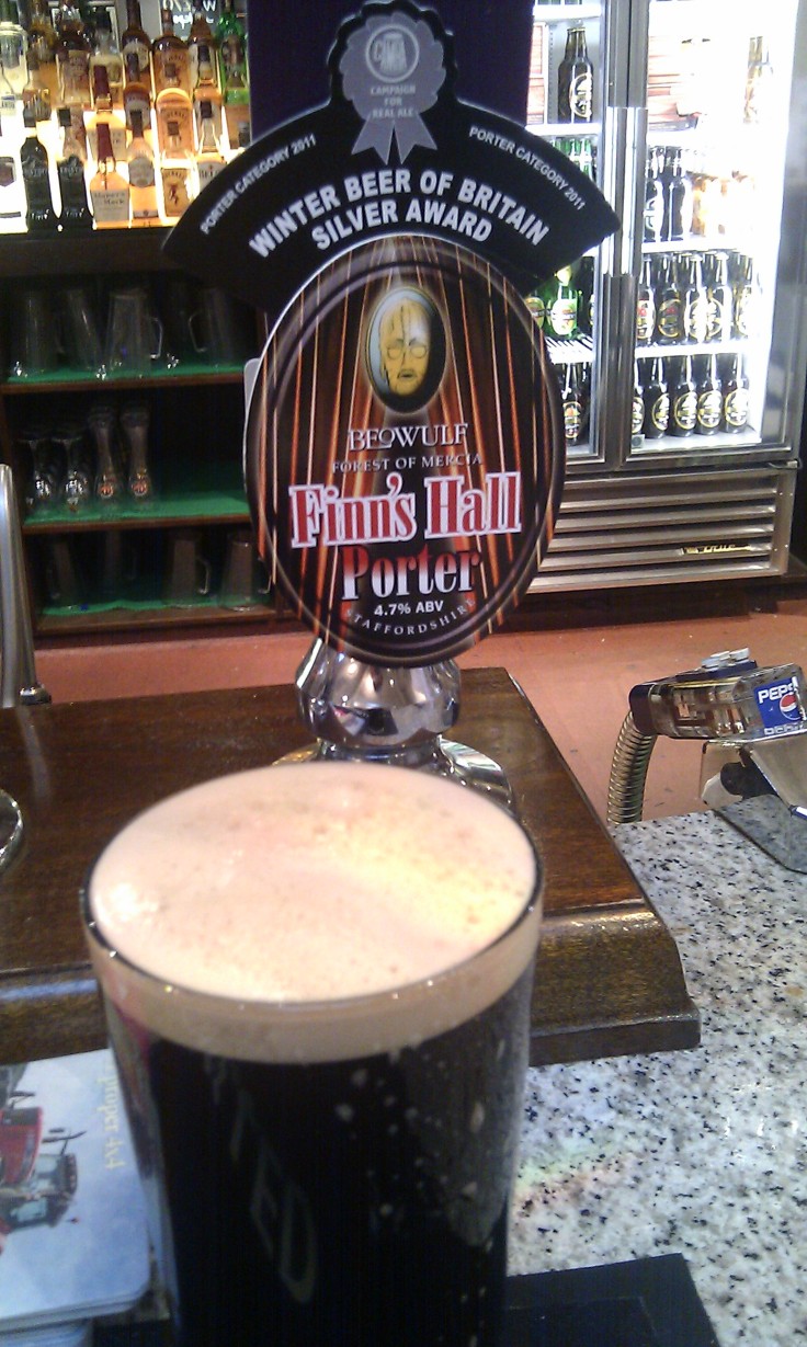 Beowulf Finns Hall - Staffordshire England - very smooth porter ale sweet milk chocolate with subtle bitter dark chocolate notes low carbonation - 4o7 abv - 7o75 () 10